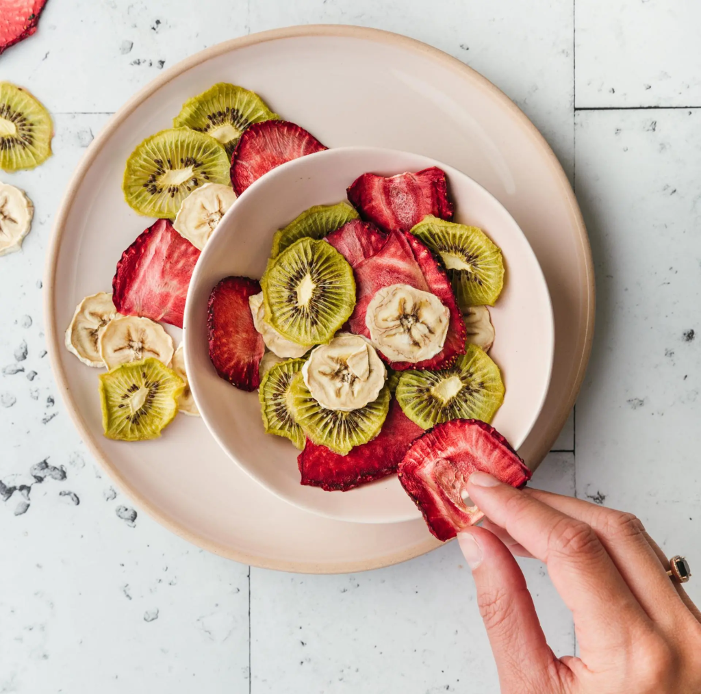 Fruits déshydratés en cuisine : saveurs concentrées, recettes sublimées